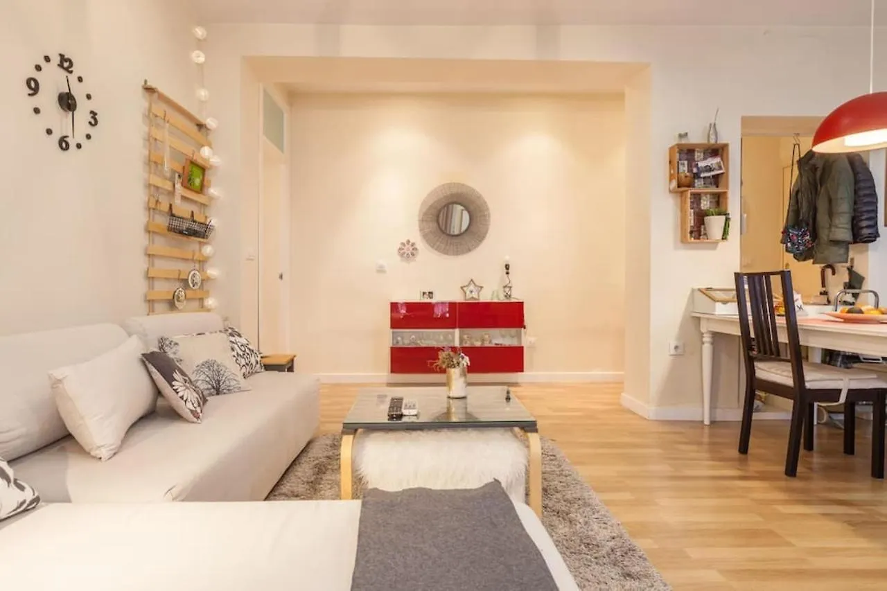 Habitacion Women Only Solo Para Mujeres Sevilla Pansiyon